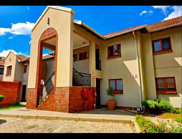 2 BEDROOM TOWNHOUSE FOR SALE IN MEYERSDAL